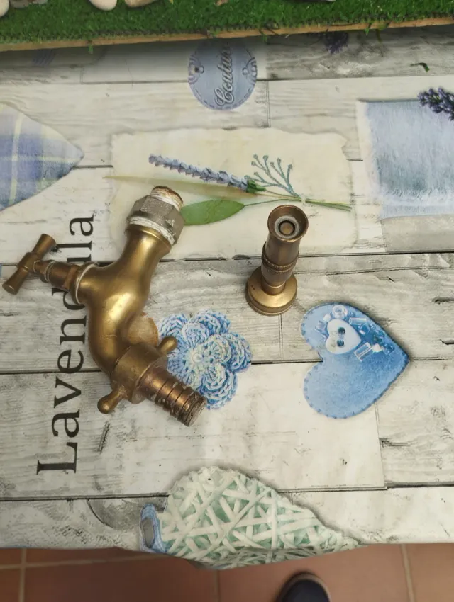 Prezzo del rubinetto e della prolunga in ottone da concordare 