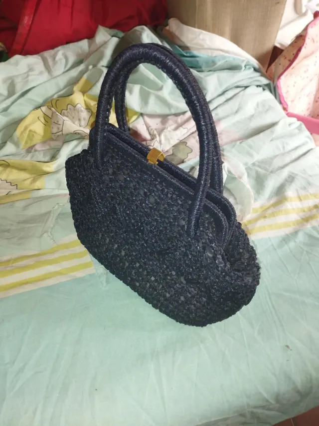 Bolso negro tejido