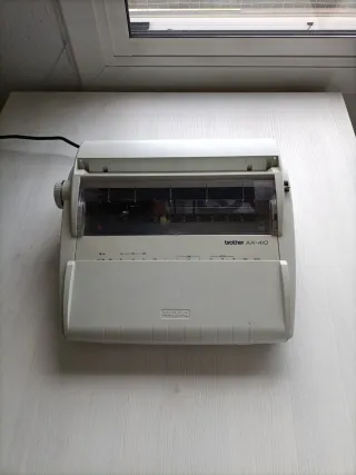 Máquina de escribir Brother AX-410, FUNCIONA