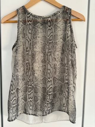 Blusa sin mangas estampado animal
