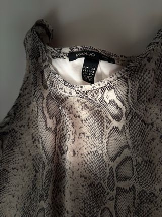 Blusa sin mangas estampado animal