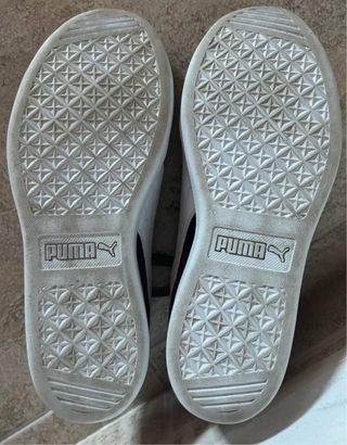 Zapatillas Puma Moradas y Blancas