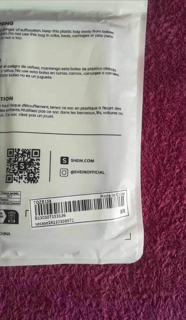 Funda iPhone XR SHEIN Morada