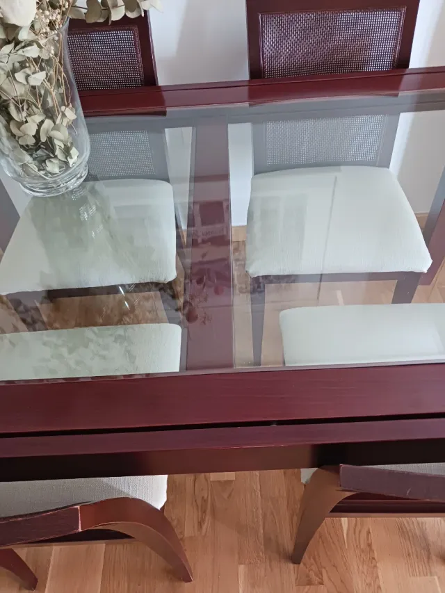 Mesa de comedor madera y cristal extensible