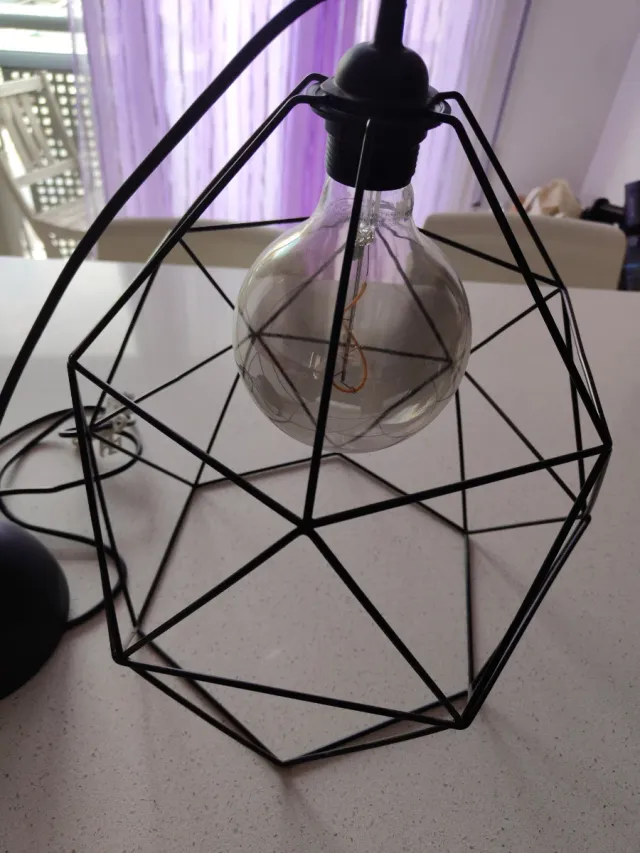 Lámpara colgante geométrica negra