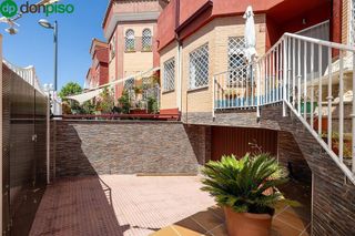 Casa adosada en venta en Cúllar Vega