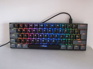 Teclado Mecánico Mini Trust ACIRA RGB