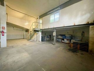 Nave industrial en venta en Centre - Cordelles en Cerdanyola del Vallès