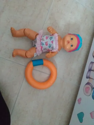 Nenuco nadador con flotador