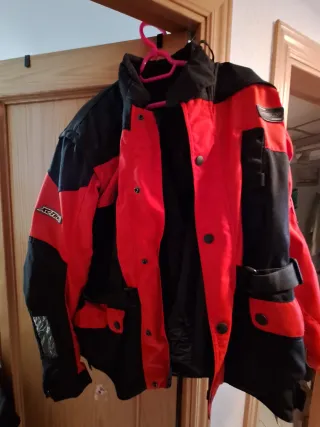 Chaqueta Moto Roja y Negra Xcinc