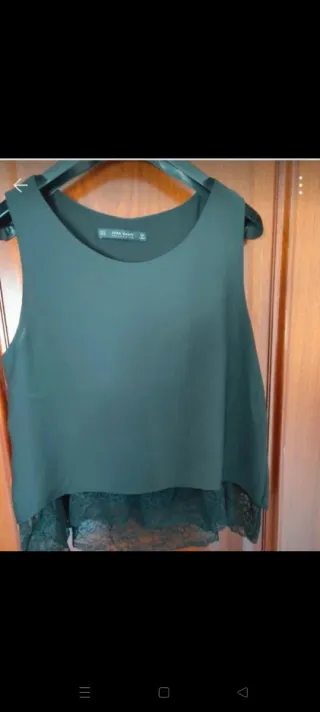 Blusa Zara tirantes encaje negra