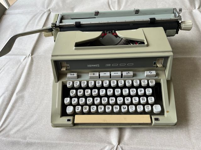 Máquina de escribir Hermes 3000