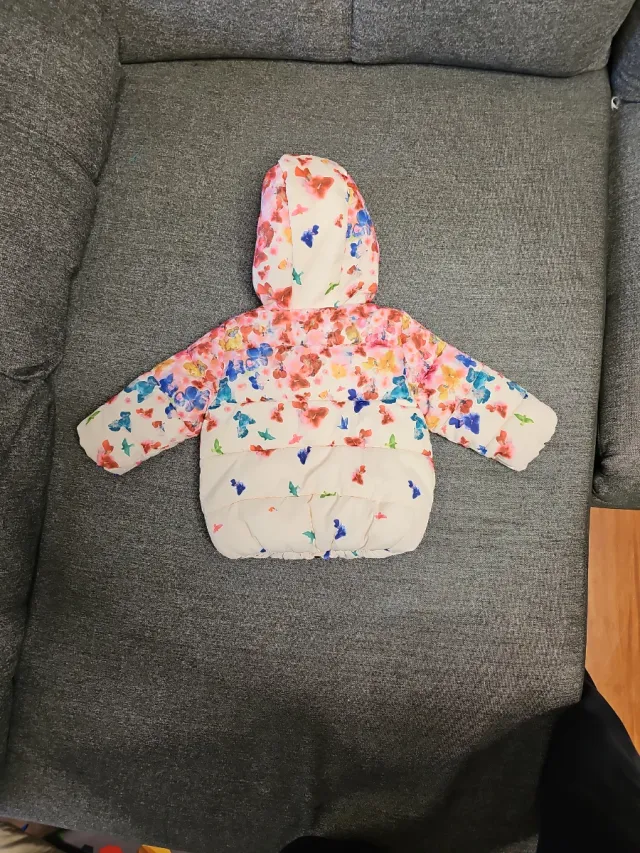 Abrigo bebé estampado flores y mariposas