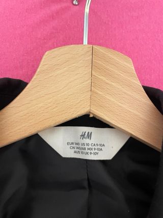 Traje niño negro y camisa blanca
talla 9-10