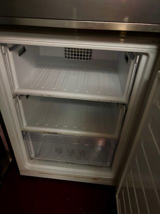 Nevera Beko plateada