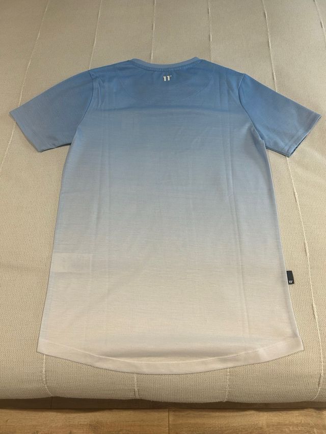 Camiseta 11 Degrees Degradado Azul/Blanco