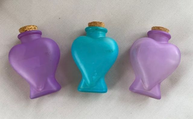 3 bottiglie di profumo vintage in vetro degli anni '60