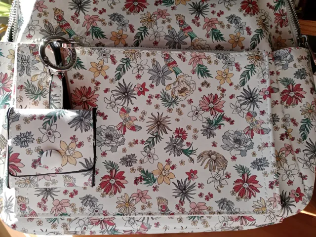 Mochila estampada flores y pájaros