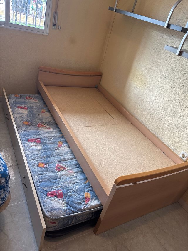 Letto estraibile in legno