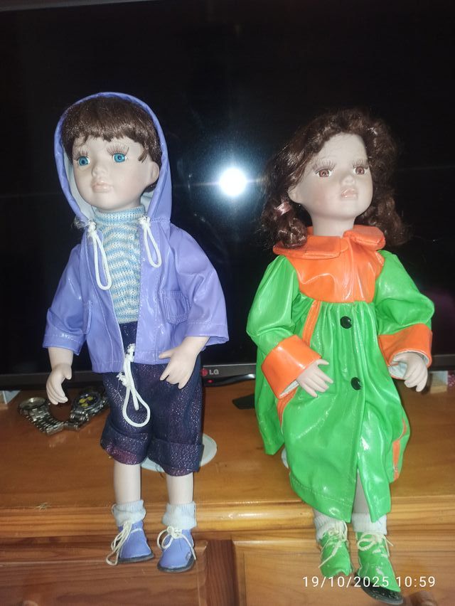 Muñeca de Colección con Ropa