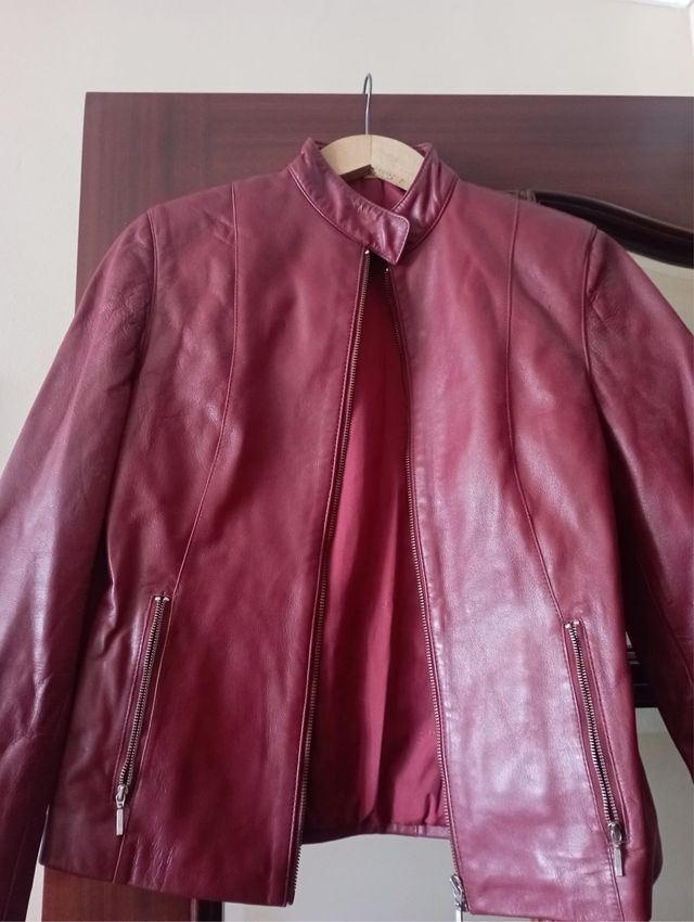 Chaqueta de piel granate