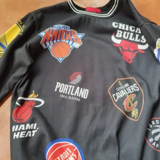 Sudadera Baloncesto NBA Multicolor. Talla XL niño
