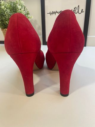 Zapatos tacón Gloria Ortiz ante rojos talla 37
