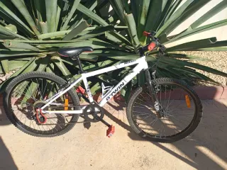 Bicicleta B'TWIN Rockrider Blanca