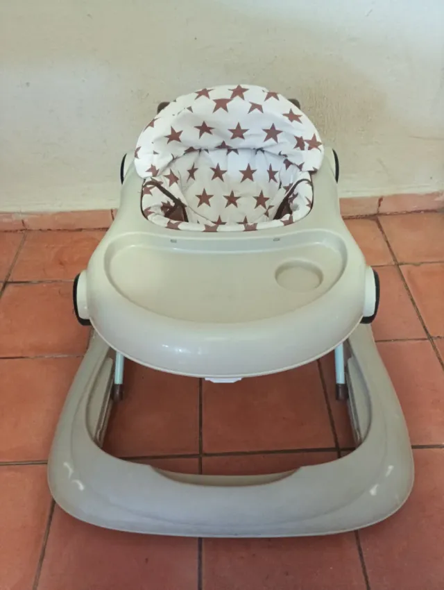 Andador para bebé con estrellas