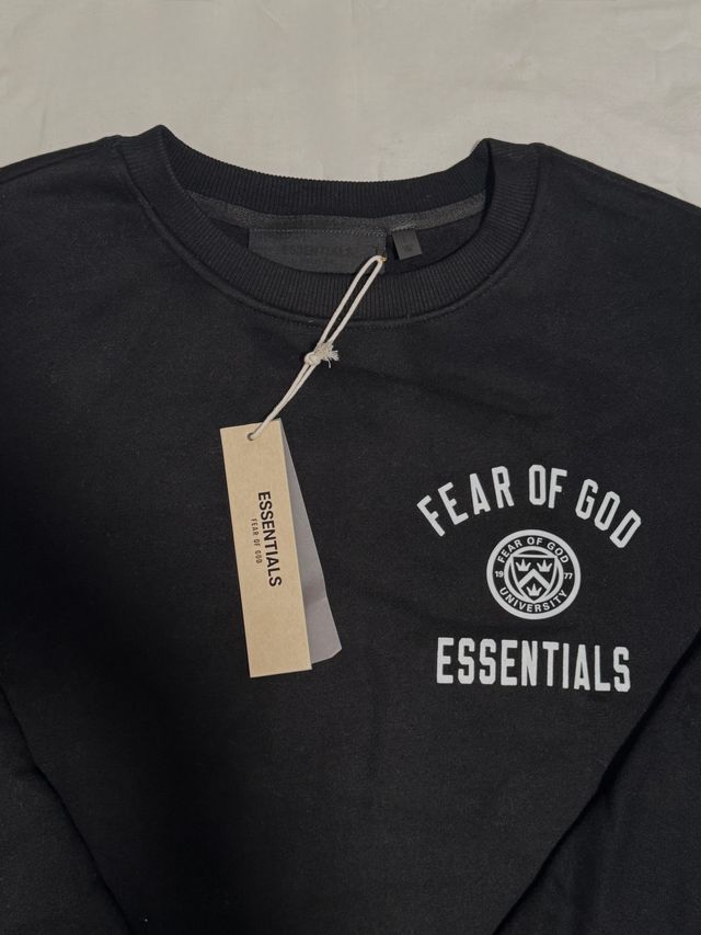 Sudadera Fear of God Essentials Negra