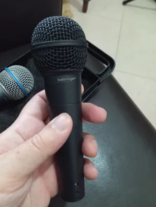Microfoni Behringer XM8500 + BA85A con custodia