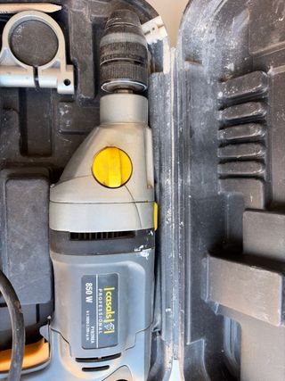 Taladro Casals 850W con maletín