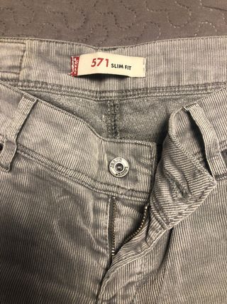 Pantalones Levis pana gris 571