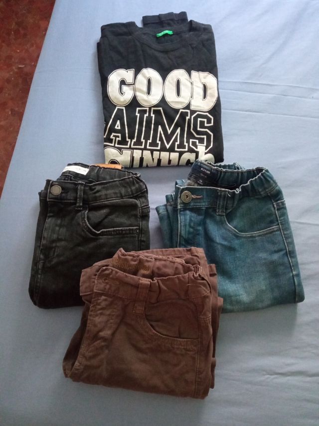 Lote Ropa Niño: 3 Vaqueros y Sudadera