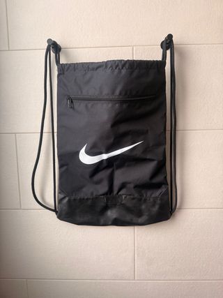 Mochila Nike Negra con Cremallera
