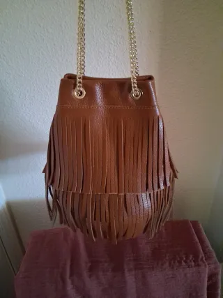NUEVO Bolso de cuero con flecos y cadena dorada