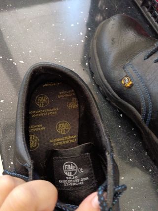 Zapatos de trabajo negros