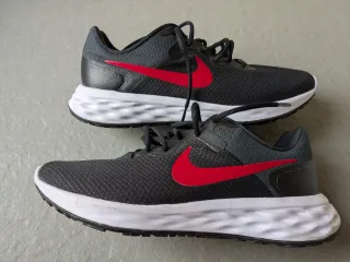Nike Revolution 6 Scarpe da Ginnastica