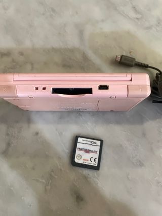 Nintendo DS Lite Rosa + Cargador + Juego