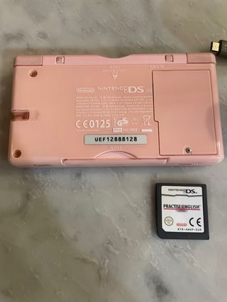 Nintendo DS Lite Rosa + Cargador + Juego