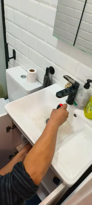 Albañil pintor lampista