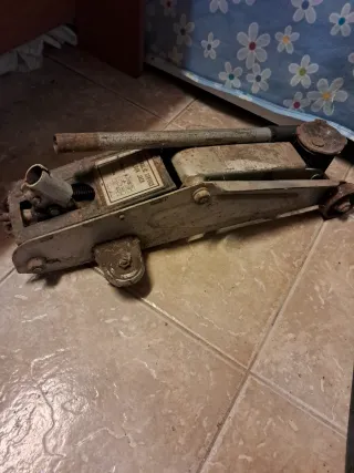 Gato hidráulico para coche