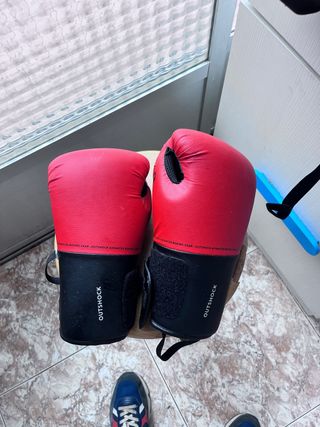 Guantes de boxeo Outshock rojos