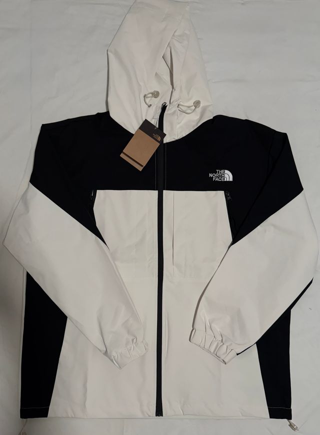Chaqueta The North Face Negra y Blanca
