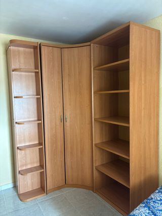 Mobile ad angolo in legno