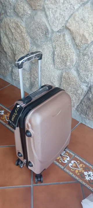 MALETA CABINA ROSADO CREMA 55X35X20 NUEVA 