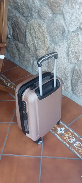 MALETA CABINA ROSADO CREMA 55X35X20 NUEVA 