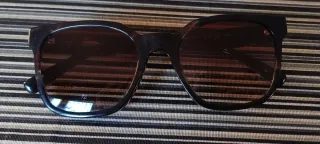 Gafas de sol Hawkers negras y marrones