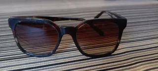 Gafas de sol Hawkers negras y marrones