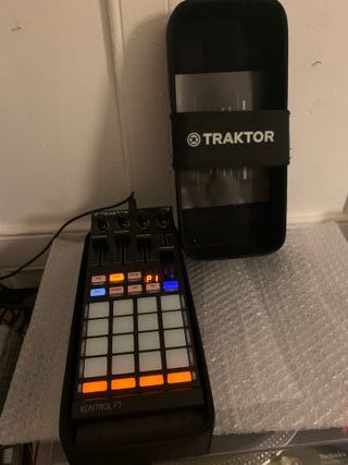 Traktor Kontrol F1 + Funda Original